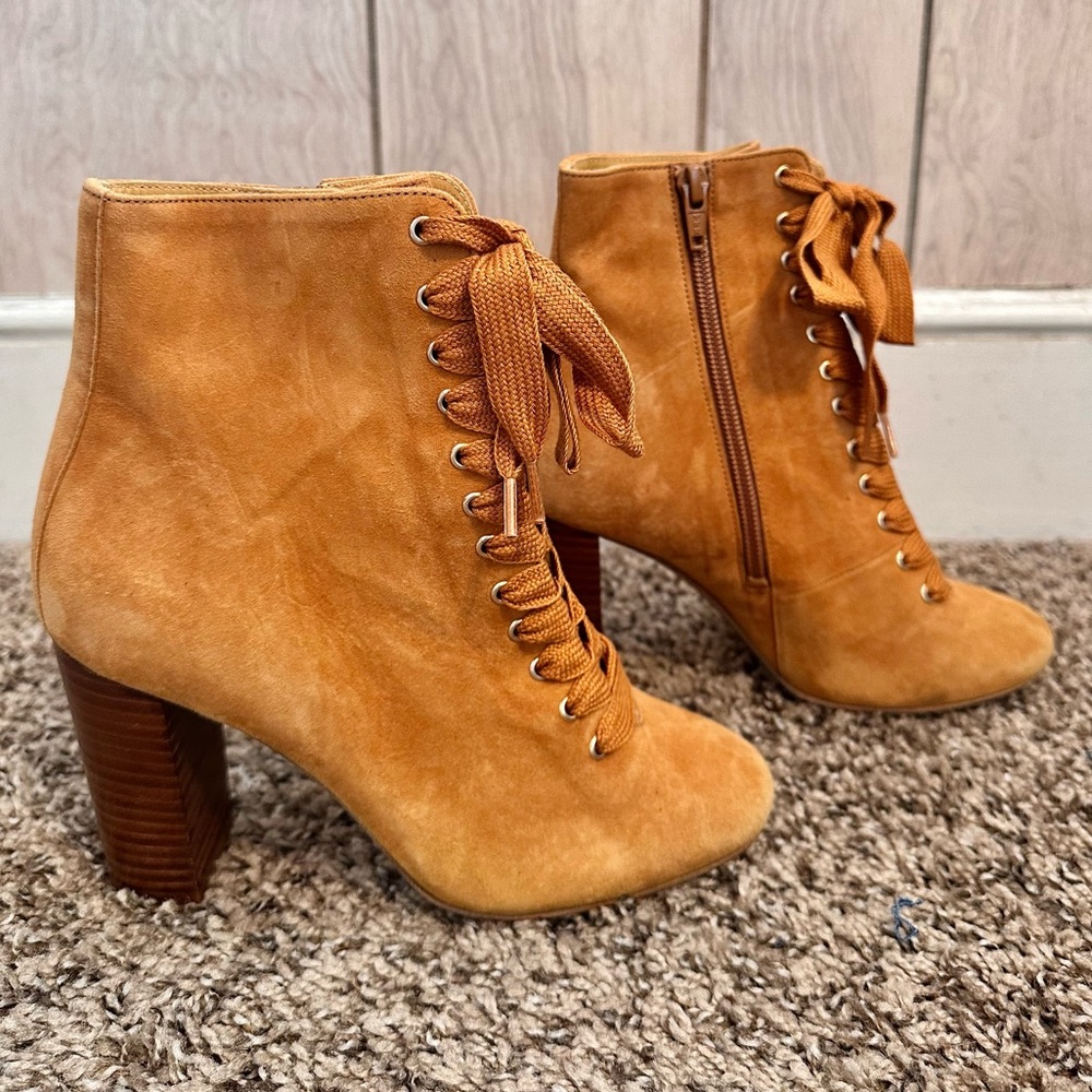 New Sezane Alicia Cognac Tan Lace Up Almond Toe
Suede Booties